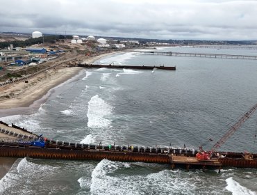 Concluye con éxito el lanzamiento y hundimiento del emisario de la planta desalinizadora en bahía Quintero - Puchuncaví