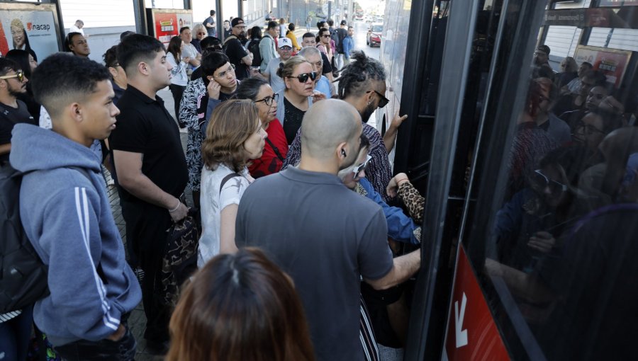 Metro afirma que "si no hay daños adicionales" el servicio en Línea 2 se recuperaría en el horario punta