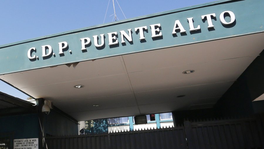 Una decena de heridos deja enfrentamiento entre reos al interior de la cárcel de Puente Alto