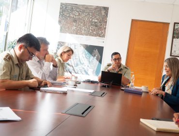 Municipio y Carabineros abordan estrategias de prevención, comercio seguro y cooperación en Quilpué