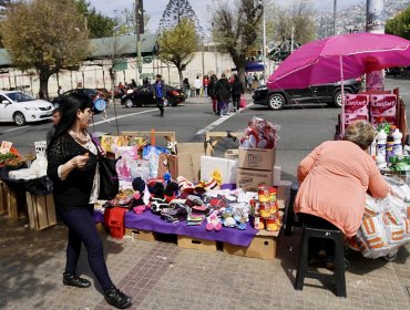 Polémico estudio al comercio informal de Valparaíso propone comité estratégico y desata molestia de ediles: "Queremos erradicación"