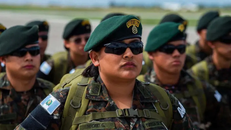 Cuál es la ayuda militar que El Salvador y Guatemala están dando a Haití en el combate contra las pandillas