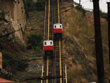 Alcaldesa de Valparaíso se reúne con Ascenval para coordinar plan de recuperación de ascensores