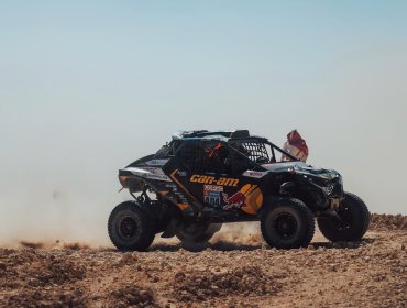 Francisco "Chaleco" López gana otra etapa y se mantiene en el podio de los SSV en el Rally Dakar