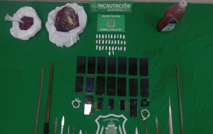 Incautan cannabis sativa, licor artesanal y armas blancas artesanales durante allanamientos en cárceles de San Antonio y Quillota