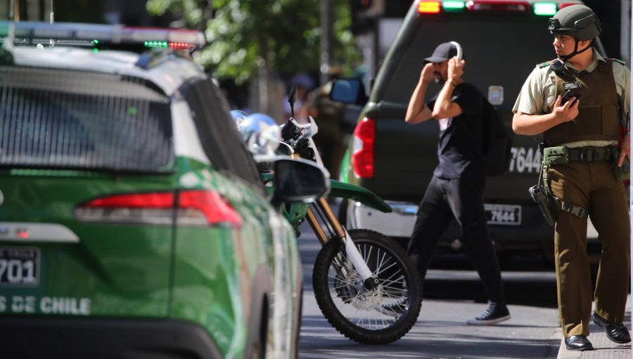 Detienen a hombre que se parapetó junto a su hijo de 4 años al interior de un cité en Recoleta