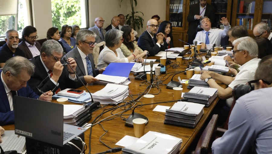 Comisión de Trabajo del Senado acuerda continuar durante este fin de semana el estudio en particular de la reforma previsional