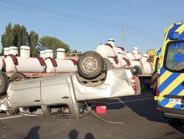 Dos personas fallecieron y varias resultaron heridas tras accidente en la Autopista del Itata en dirección a Chillán