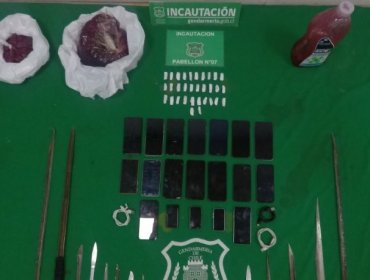 Incautan cannabis sativa, licor artesanal y armas blancas artesanales durante allanamientos en cárceles de San Antonio y Quillota