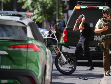 Detienen a hombre que se parapetó junto a su hijo de 4 años al interior de un cité en Recoleta