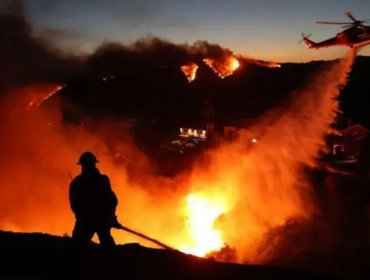 Cuáles son las teorías sobre las causas de los incendios en Los Angeles que examinan los investigadores en su minuciosa búsqueda