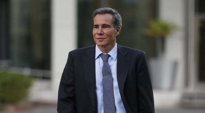 Milei recuerda muerte del fiscal Nisman "en manos de lo más oscuro del poder"