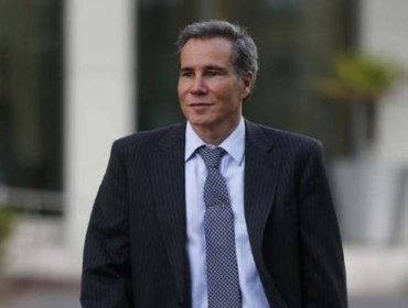 Milei recuerda muerte del fiscal Nisman "en manos de lo más oscuro del poder"