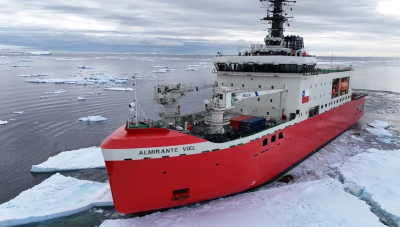 Rompehielos "Almirante Viel" cumplió primera prueba de verano en la Antártica