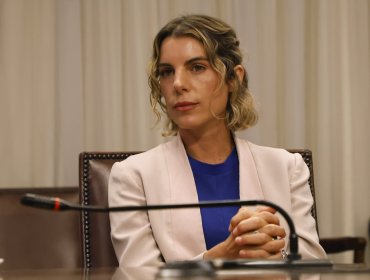 Maite Orsini reaparece en el Congreso tras más de dos meses de ausencia y descarta renunciar al Frente Amplio