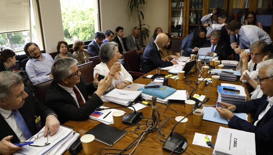 Reforma previsional: Comisión de Trabajo del Senado aprueba aumento de la PGU a $250 mil