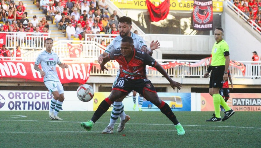 Santiago Wanderers le "aguó la fiesta" a Deportes Limache al vencerlos 2-1 en amistoso