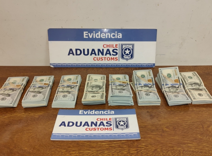 Dos bolivianos fueron detenidos en Arica por contrabando: escondían casi 100 mil dólares en un automóvil