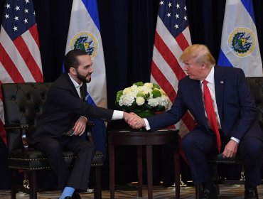 Trump elogió el "liderazgo" de Bukele y anunció "medidas enérgicas" para combatir bandas criminales como el «Tren de Aragua»