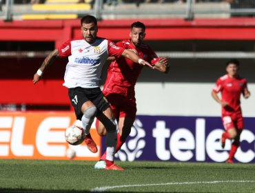 Ñublense dio cuenta de Curicó Unido y debutó con un triunfo en Copa Chile