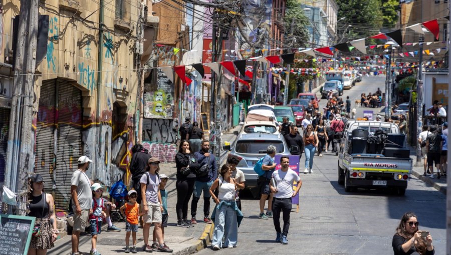 Exitosa jornada de reactivación comercial y recreativa en barrios Cumming, Almirante Montt y Aníbal Pinto de Valparaíso