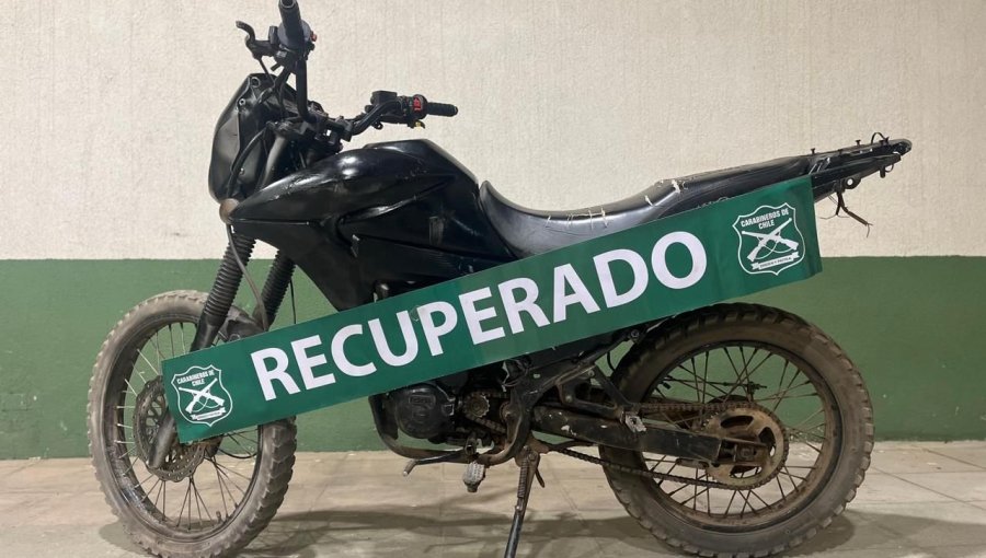 Dos personas fueron detenidas tras ser sorprendidas a bordo de una motocicleta que mantenía encargo por robo en Quintero