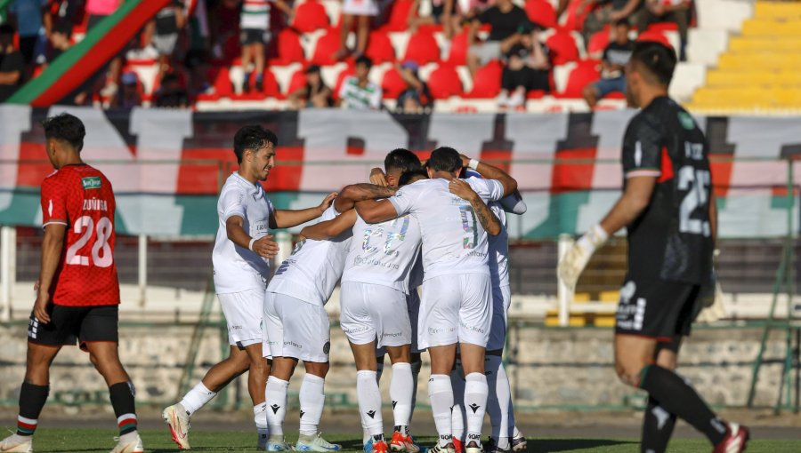 Audax Italiano debutó con un triunfo ante Palestino en Copa Chile y se quedó con el "Clásico de Colonias"