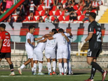 Audax Italiano debutó con un triunfo ante Palestino en Copa Chile y se quedó con el "Clásico de Colonias"