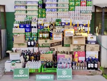 Incautan 2.500 botellas de licores que local vendía de forma clandestina en Catemu