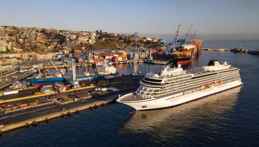 Con doble recalada parte intensa agenda de cruceros durante febrero en el puerto de Valparaíso