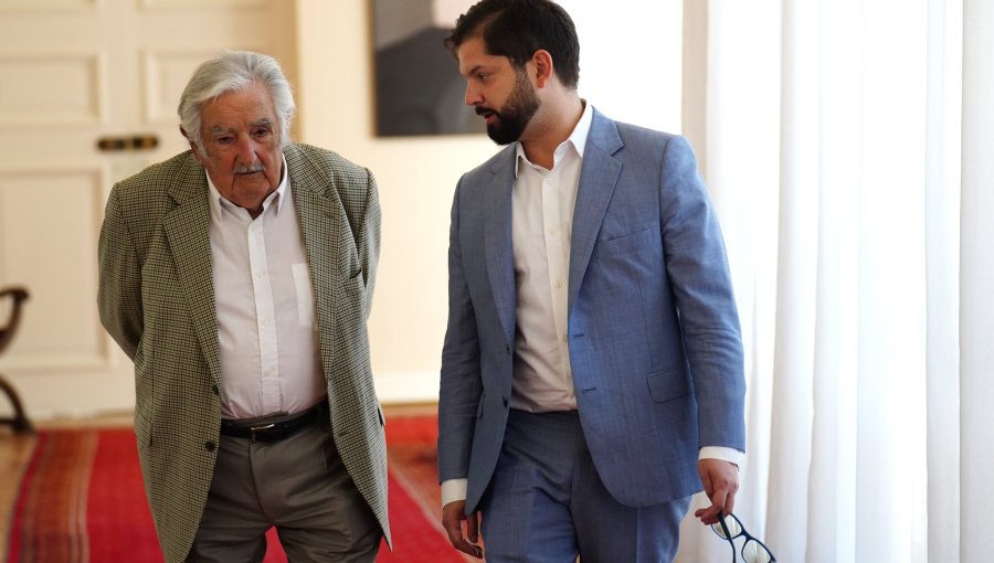 Presidente Boric realizará este lunes su primera visita oficial a Uruguay: también se reunirá con "Pepe" Mujica