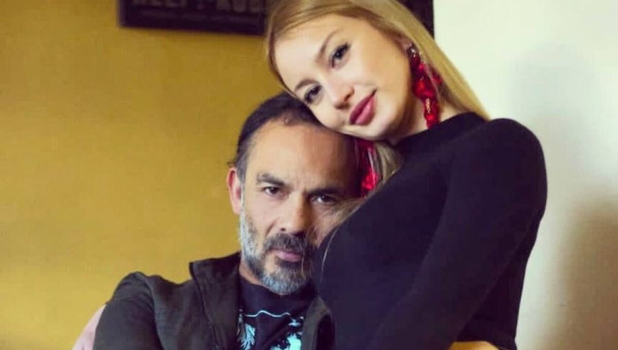 Vocalista de los Bunkers recibe pesados comentarios tras fotografía con su joven polola: "Romeo y su nieta"