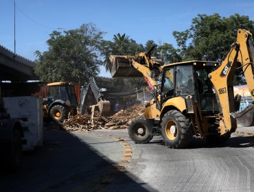 Demuelen viviendas en toma de Maipú en la que fue encontrado el cuerpo de Ronald Ojeda y donde operaban «Los Piratas de Aragua»