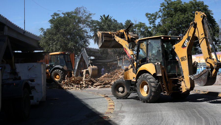 Demuelen viviendas en toma de Maipú en la que fue encontrado el cuerpo de Ronald Ojeda y donde operaban «Los Piratas de Aragua»