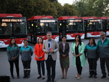 Santiago cerrará el 2025 como la ciudad fuera de China con más buses eléctricos