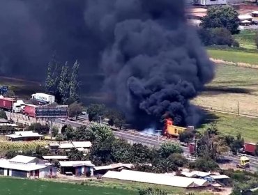 Colisión de camiones y posterior incendio deja una persona fallecida en la ruta 78 en el sector enlace El Paico