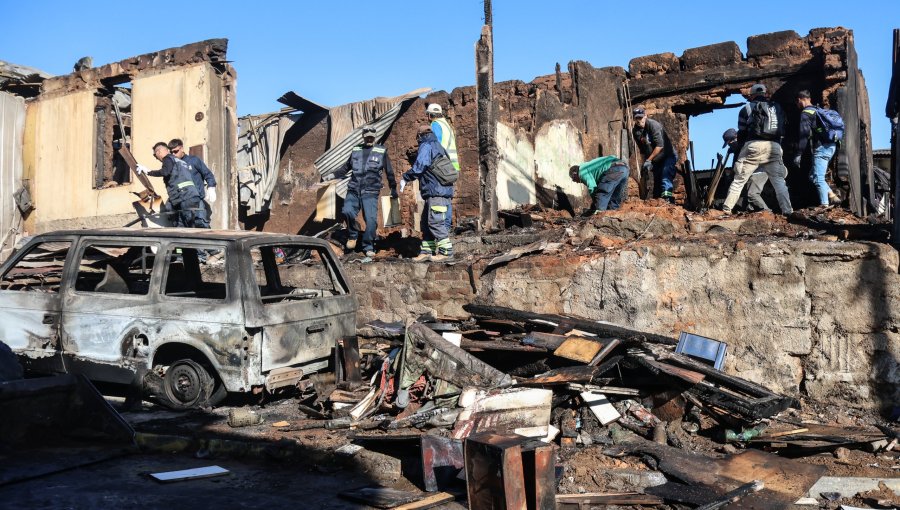 24 personas damnificadas y 10 viviendas afectadas dejó el incendio en el cerro Cordillera de Valparaíso