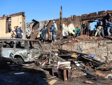 24 personas damnificadas y 10 viviendas afectadas dejó el incendio en el cerro Cordillera de Valparaíso