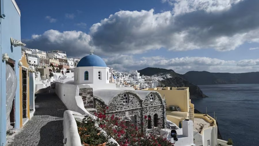 Grecia decreta estado de emergencia para la isla de Santorini por ola de sismos desde hace casi dos semanas