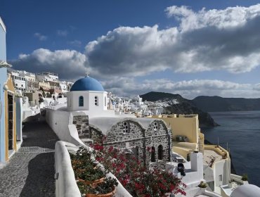 Grecia decreta estado de emergencia para la isla de Santorini por ola de sismos desde hace casi dos semanas