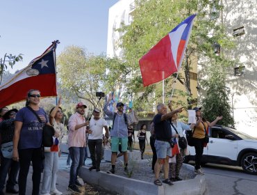 "Team Patriota" interrumpió con consignas e insultos misa en memoria del expresidente Sebastián Piñera en Providencia