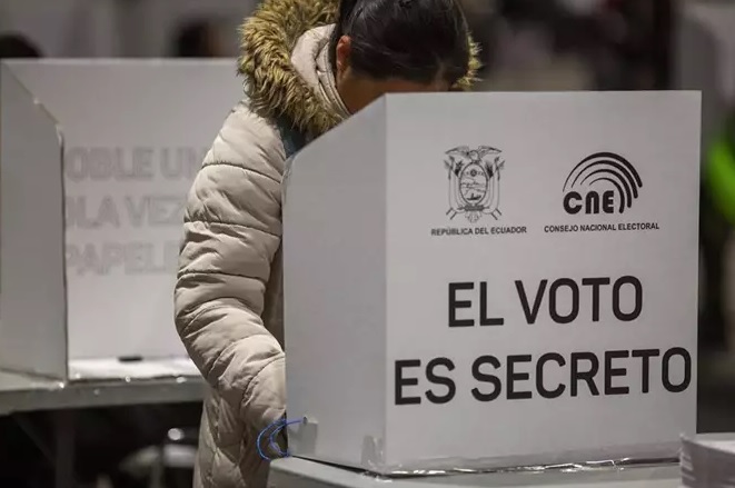 Ecuador abre las urnas para las elecciones presidenciales