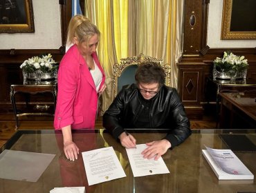 Milei firma decreto para la privatización "total" de la empresa de ferrocarriles