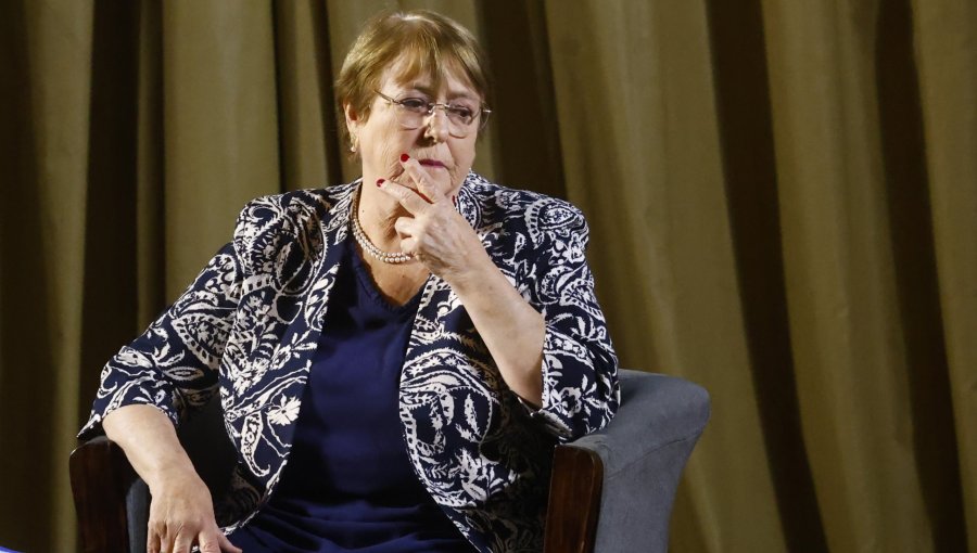 Representantes oficialistas respaldan posible candidatura de Bachelet