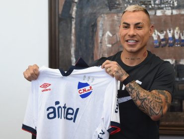 Eduardo Vargas debutó en Nacional en el clásico ante Peñarol