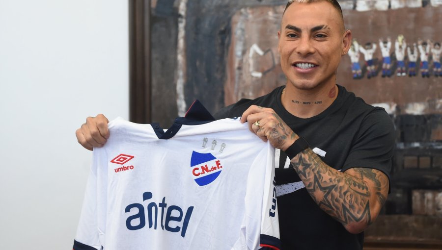 Eduardo Vargas debutó en Nacional en el clásico ante Peñarol