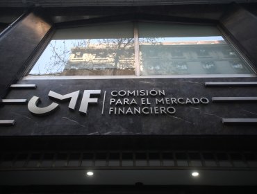 Comisión para el Mercado Financiero sanciona a cuatro instituciones por dar créditos a deudores de pensiones alimenticias