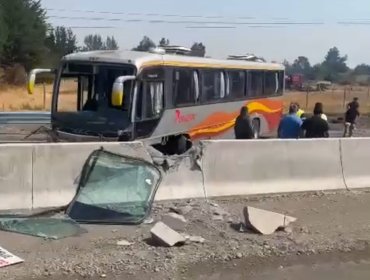 Al menos tres personas fallecen tras la colisión de un bus y un automóvil en la ruta que une Los Ángeles y Nacimiento