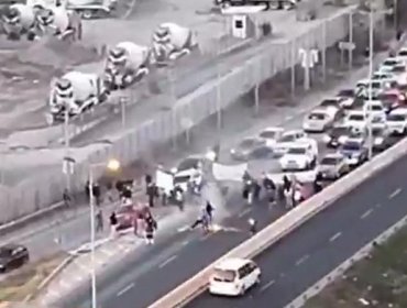 Habitantes de la toma de Lajarilla encendieron barricadas en el Camino Internacional en Reñaca Alto