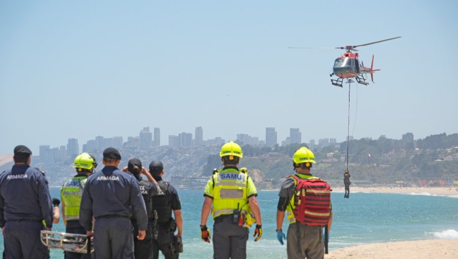 Menor argentina de 14 años fallece tras ser rescatada del mar en Ritoque